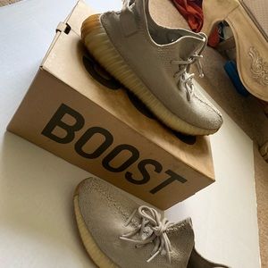 Yeezy boost sesames
